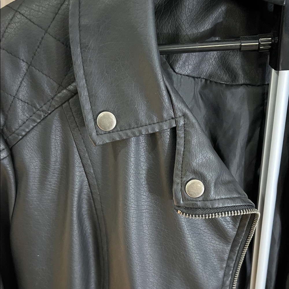 Rue21 Quilted Black faux Leather Jacket for Women - Picture 4 of 7